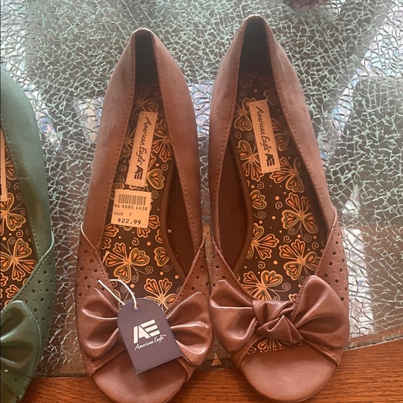 American Eagle Outfitters Green and Brown Bow Flats/two for one deal - Picture 5 of 16